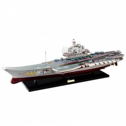 Модель российского флагмана "Адмирал Кузнецов" 103 см