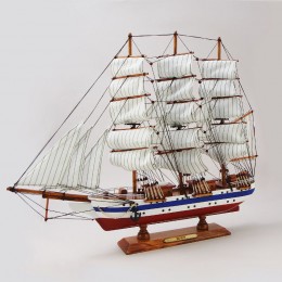 Модель корабля "Мир"