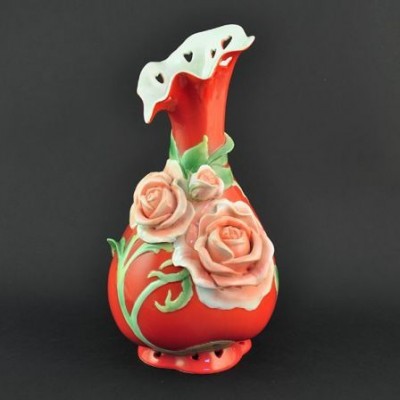 Фарфоровая ваза "Чайная роза"