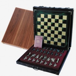 Подарочные шахматы в деревянном коробе "Троянская война" (зеленая доска), 36х36см