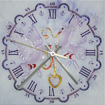 Часы с кристаллами Swarovski "Любовь и голуби"